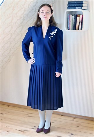 NAVY MIDI PLEATED SKIRT DRESS