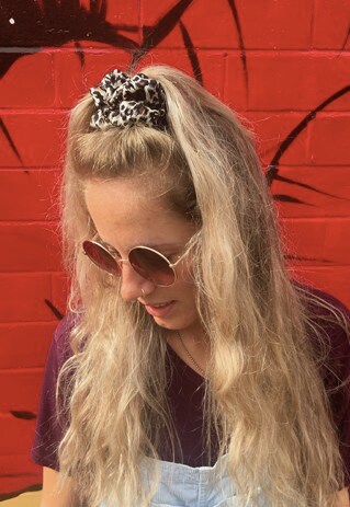LEOPARD PRINT HAIR SCRUNCHIE
