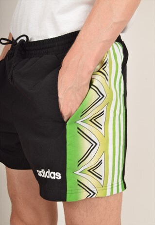 VINTAGE ADIDAS SHORTS SIZE S (3032)