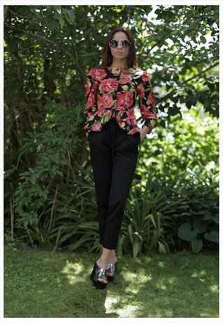 VINTAGE 90'S BLACK FLOWER PRINT LONG SLEEVED JACKET
