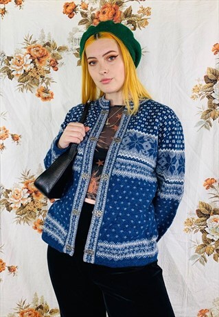 VINTAGE NORWEGIAN KNITTED CLASP CARDIGAN