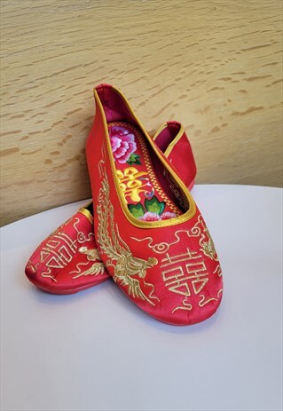 Gold Thread Dragon and Phoenix Embroidered Chinese Flat Shoe