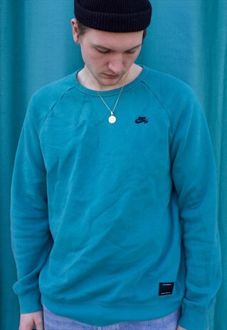 VINTAGE NIKE SWEATSHIRT
