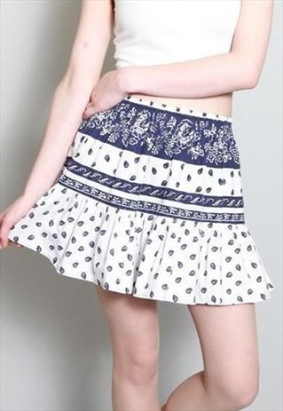 VINTAGE 1970S WHITE AND BLUE PAISLEY PRINT MINI SKIRT