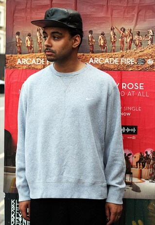 VINTAGE NIKE GREY LOGO SWEATSHIRT
