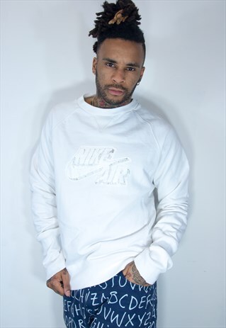 NIKE WHITE SWEATSHIRT
