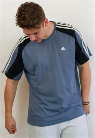 VINTAGE ADIDAS T-SHIRT