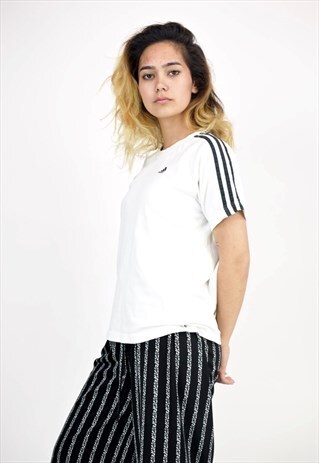 VINTAGE 90'S ADIDAS T-SHIRT