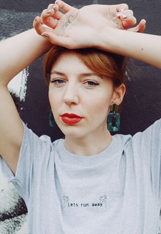 T-SHIRT IN GREY WITH LETS RUN AWAY PALM EMBROIDERY