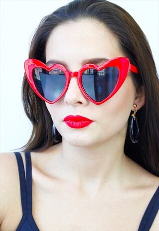 RED OVERSIZED HEART SUNGLASSES
