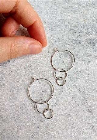 MINIMALIST LINKED HOOP EARRINGS