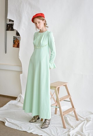 VINTAGE REVIVAL 70S LONG SLEEVE DRESS WITH LACE DETAIL
