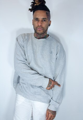 CHAMPION EMBROIDED SWEATSHIRT