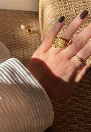 SILVER AND GOLD BUMBLE BEE DETAIL RING