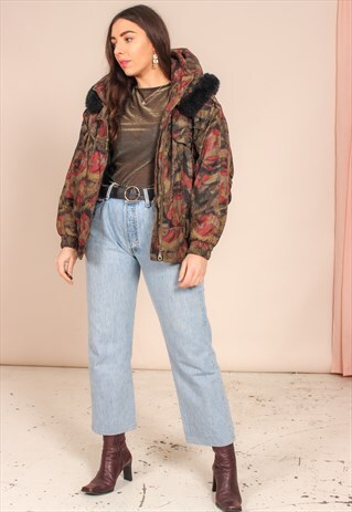 VINTAGE 90S PADDED PUFFER SKI JACKET IN ABSTRACT PRINT
