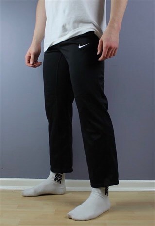 VINTAGE NIKE JOGGERS IN BLACK EMBROIDERED LOGO AND POCKETS