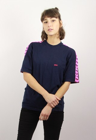 VINTAGE ARENA T-SHIRT