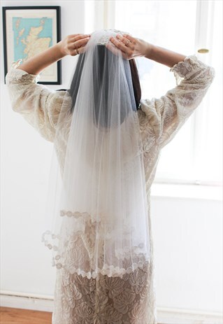 VINTAGE 1970S WEDDING VEIL