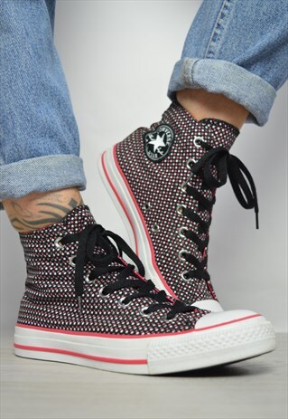 VINTAGE 90S CONVERSE BLACK WITH PINK & WHITE STARRY HI-TOPS