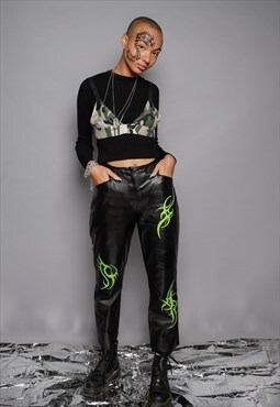 Highwaisted leather pants in black with tattoo