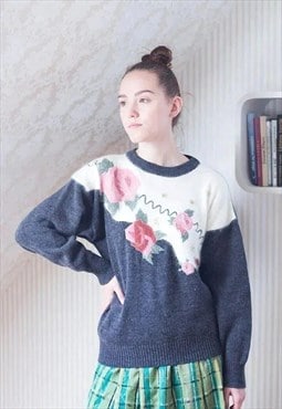Grey & white knitted vintage jumper with floral applications