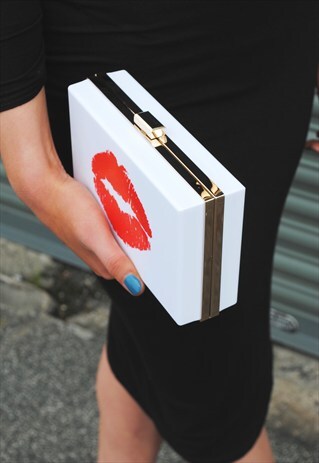 LIPS SMACKER MOTIF RED & WHITE BOX CLUTCH BAG