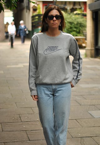 VINTAGE NIKE SPELL OUT SWEATER