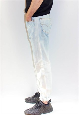 VINTAGE 90'S 501 BLEACHED DISTRESSED LEVI JEANS