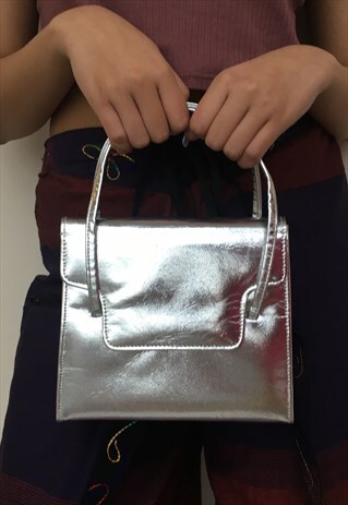 SILVER METALLIC MINI PARTY HAND BAG