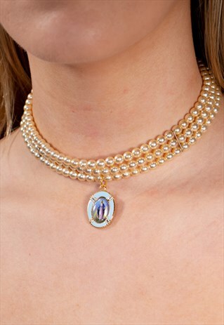 VINTAGE PEARL CHOKER WITH BLUE MEDAL