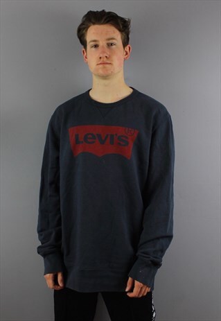 VINTAGE LEVIS SWEATSHIRT IN NAVY WITH PRINTED RED TAB LOGO.