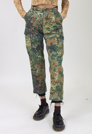 VINTAGE 90S CAMO CARGO PANTS