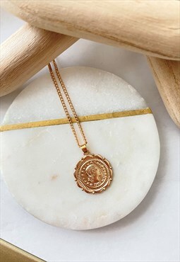 Gold Round Coin Dainty Pendant Necklace