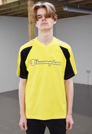 VINTAGE 90S CHAMPION USA T-SHIRT