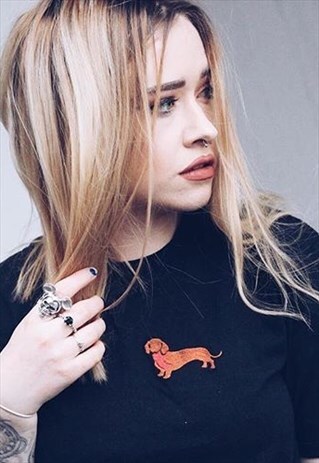 EMBROIDERED UNISEX SAUSAGE DOG TEE
