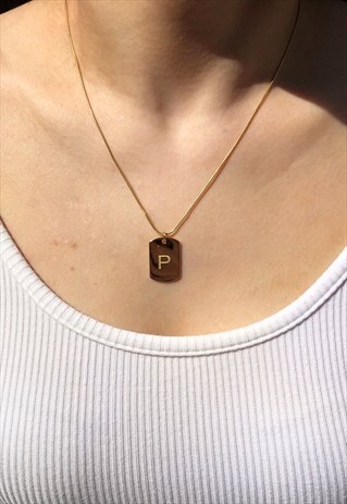 INITIAL PENDANT TAG NECKLACE GOLD VERMEIL