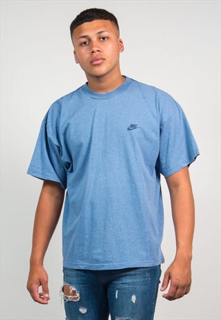 VINTAGE NIKE T-SHIRT