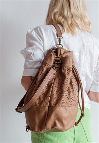 VINTAGE 90S BUCKET RUCKSACK IN TAN