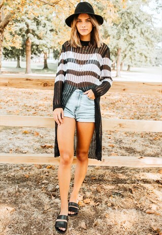 LONGLINE KNITTED TOP IN STRIPES - BLACK