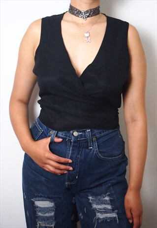 BLACK WRAP STYLE CROP TOP