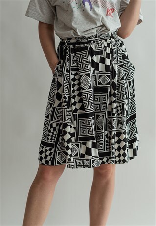 VINTAGE 80S ABSTRACT PATTERNED SHORTS
