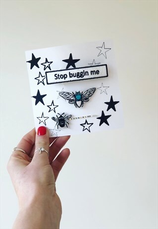 HAIR CLIP PACK WITH BUGS BEE AND EMBROIDERED SLOGAN