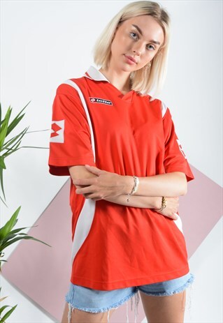 VINTAGE LOTTO FOOTBALL SHIRT IN RED