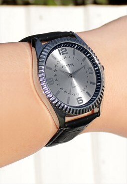 Classic Style Silver Beveled Edge Watch