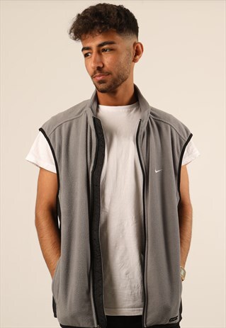 VINTAGE NIKE GILET JACKET