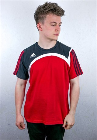 VINTAGE ADIDAS T-SHIRT