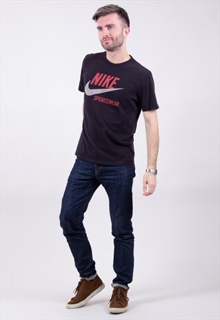 VINTAGE NIKE T-SHIRT