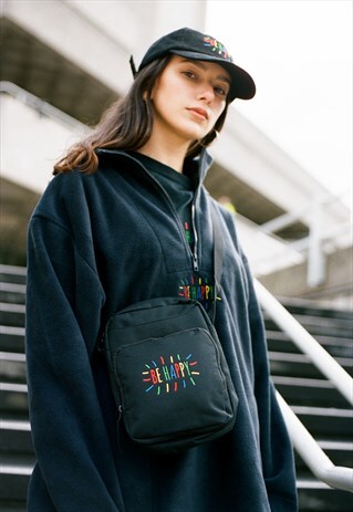 FLEECE IN BLACK WITH BE HAPPY EMBROIDERY