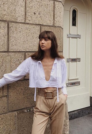OPEN FRONT TOP IN WHITE BALLOON SLEEVES AND CROPPED LENGTH