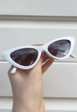 WOMENS VINTAGE 90S WHITE CAT EYE THIN POINTY SUNGLASSES